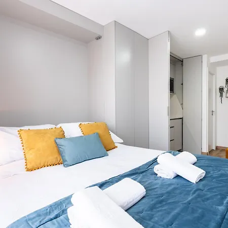 Lotus Apartment *
